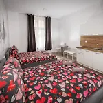 فندق مبيت وإفطار 70s Business 3*
