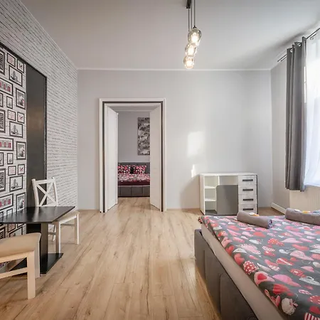 70s Business Krakkó