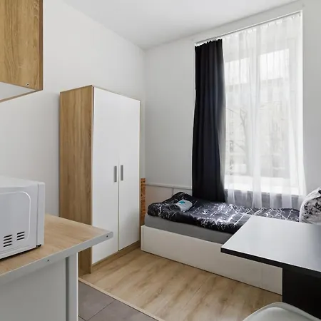 Bed & Breakfast 70s Business 3*