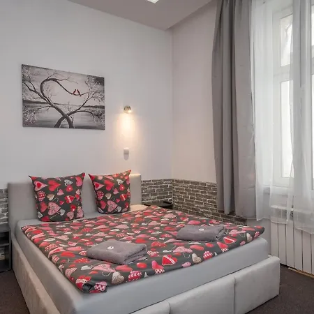 Bed & Breakfast 70s Business