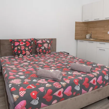 Bed & Breakfast 70s Business 3*