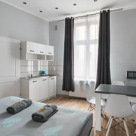 Bed & Breakfast 70s Business 3*